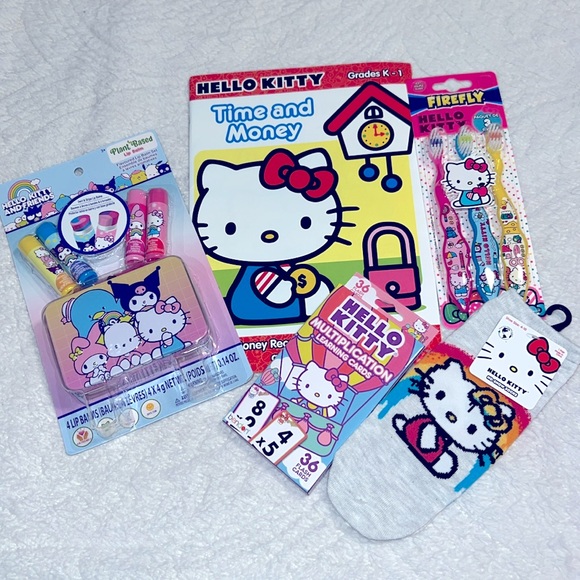 Hello Kitty Bundle - Picture 5 of 12